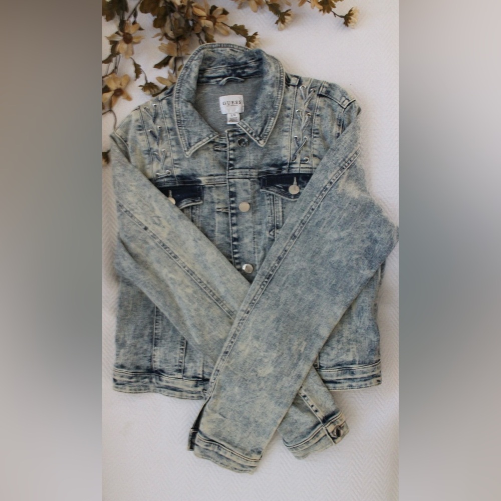 GUESS Woman’s Jean Jacket